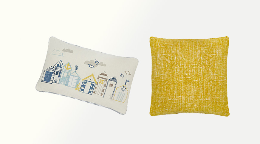 decorating cushions1 4 فرمول برای چیدن کوسن روی مبل