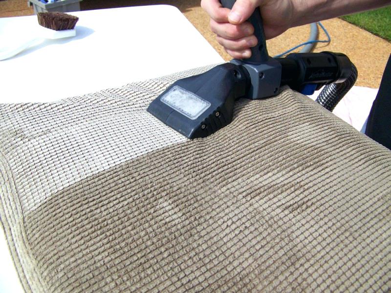 furniture cleaning 2 چگونه مبلمان منزل را تمیز کنیم ؟